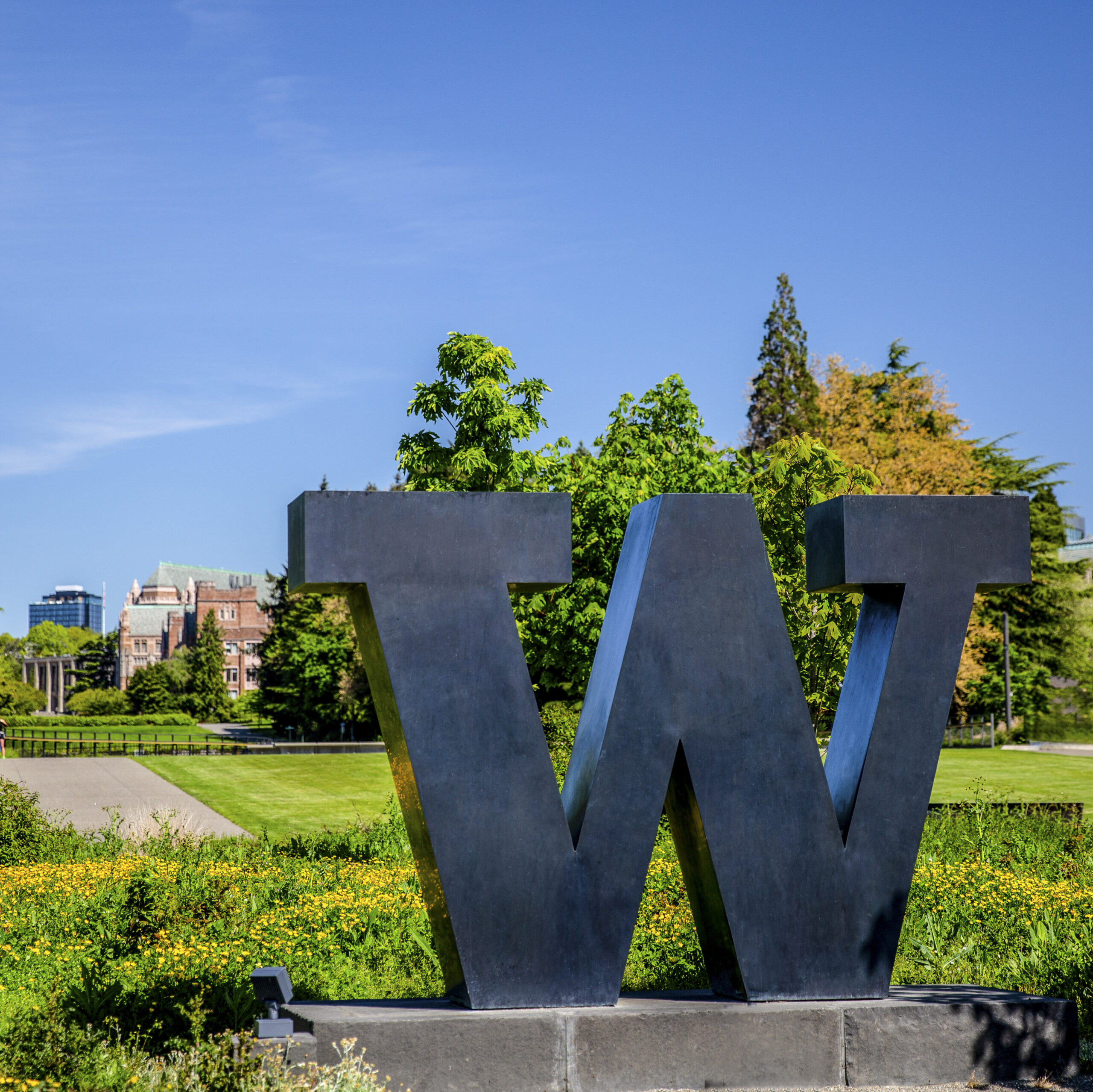 Image of the block W at the south entrance to the UW's Seattle campus
